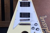 Gibson 2022 Flying V 70s Classic White-1a.jpg